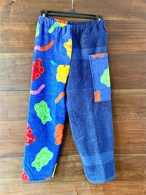 Towel pants gummy bears